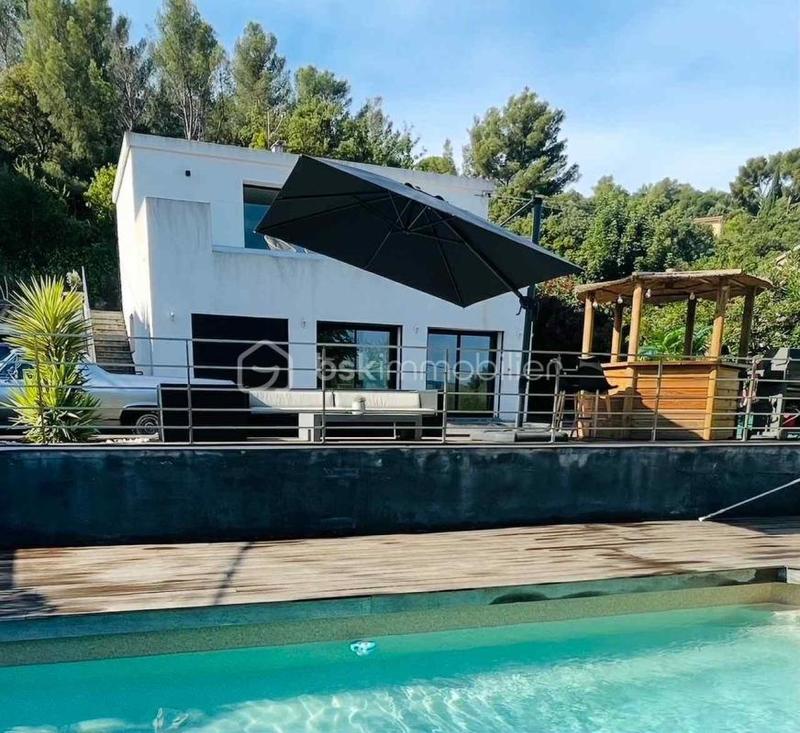 Maison - 173 m² - 6 pièces