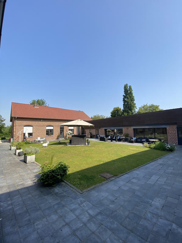 Propriété - 588 m² - 13 pièces