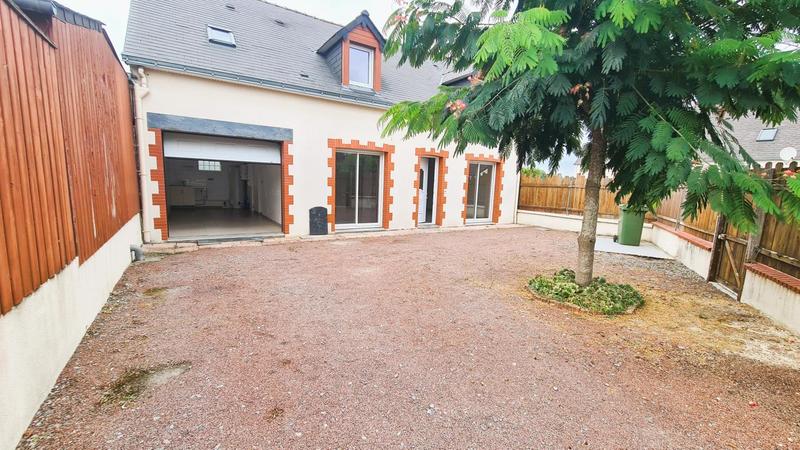 Maison - 102 m² - 5 pièces