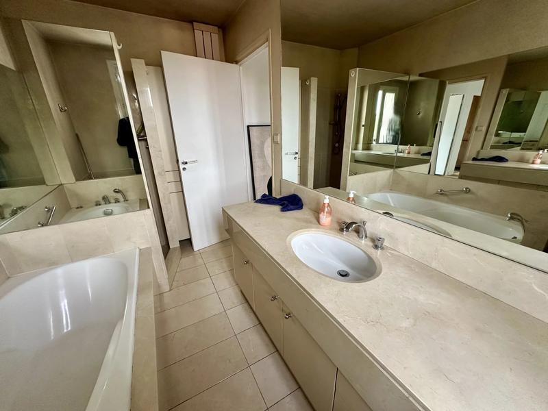 Appartement - 127 m² - 4 pièces