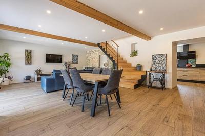 Maison - 226 m² - 8 pièces