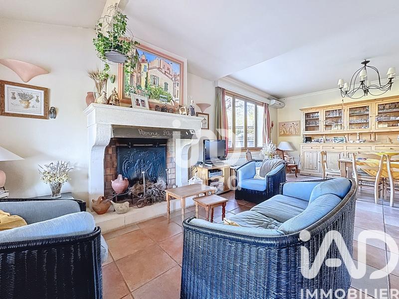 Maison - 241 m² - 10 pièces