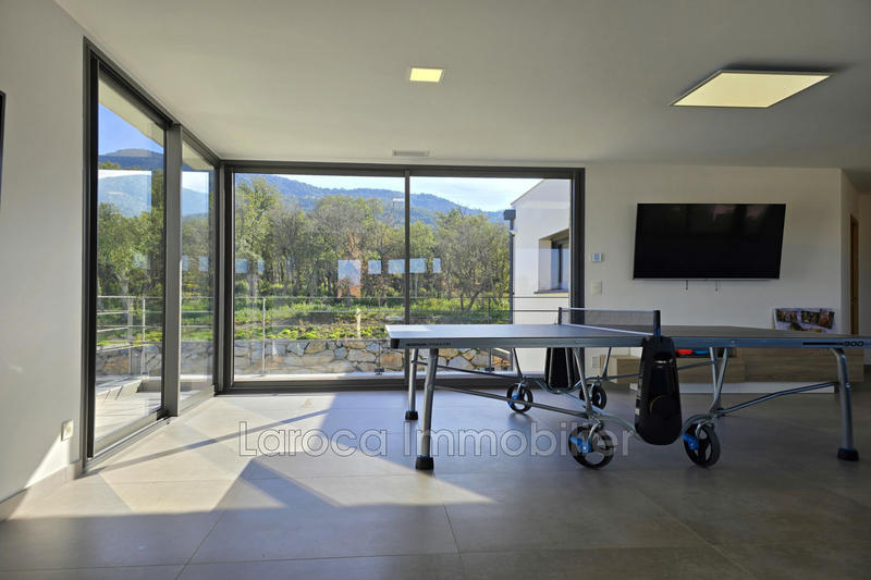 Villa - 280 m² - 5 pièces