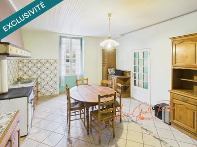 Maison - 317 m² - 10 pièces