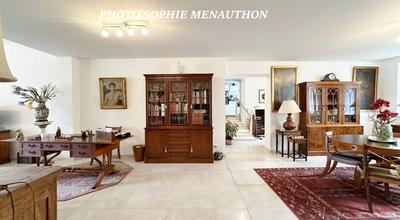 Appartement bourgeois - 184 m² - 4 pièces