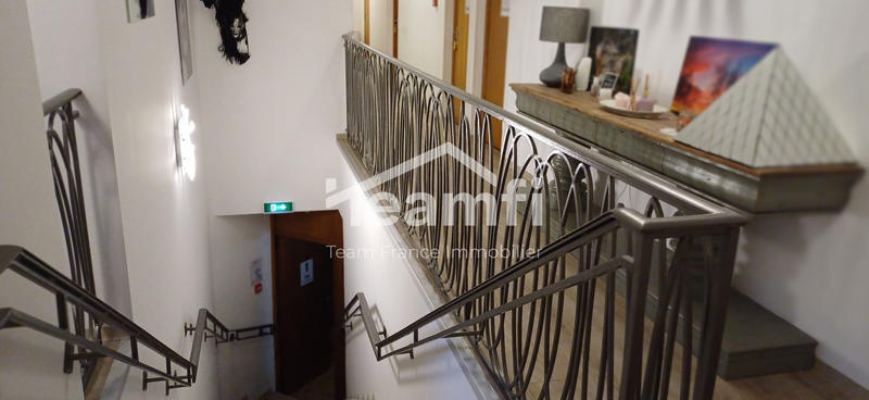 Fonds de commerce - 1 212 m²