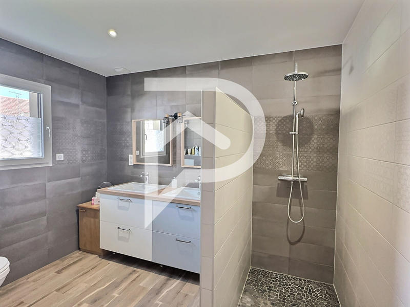 Maison - 145 m² - 7 pièces