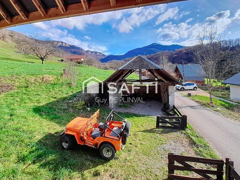 Maison - 216 m² - 9 pièces