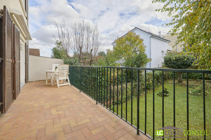 Maison traditionnelle - 165 m² - 8 pièces