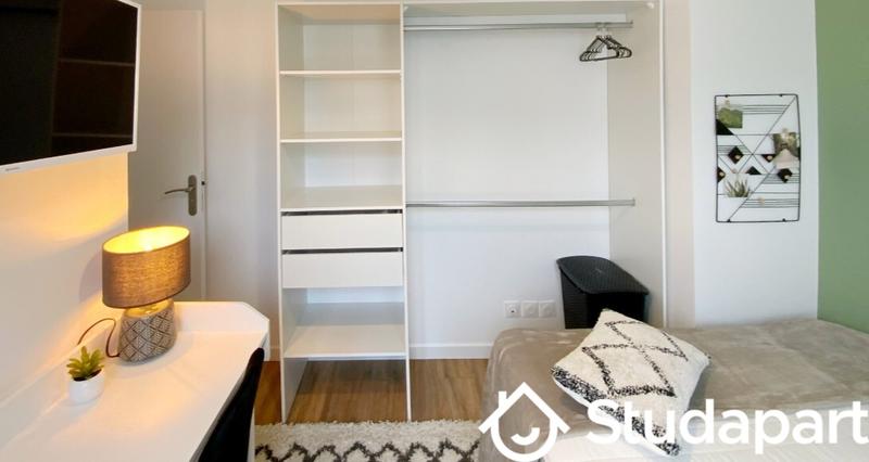 Chambre - 11 m² - 1 pièce