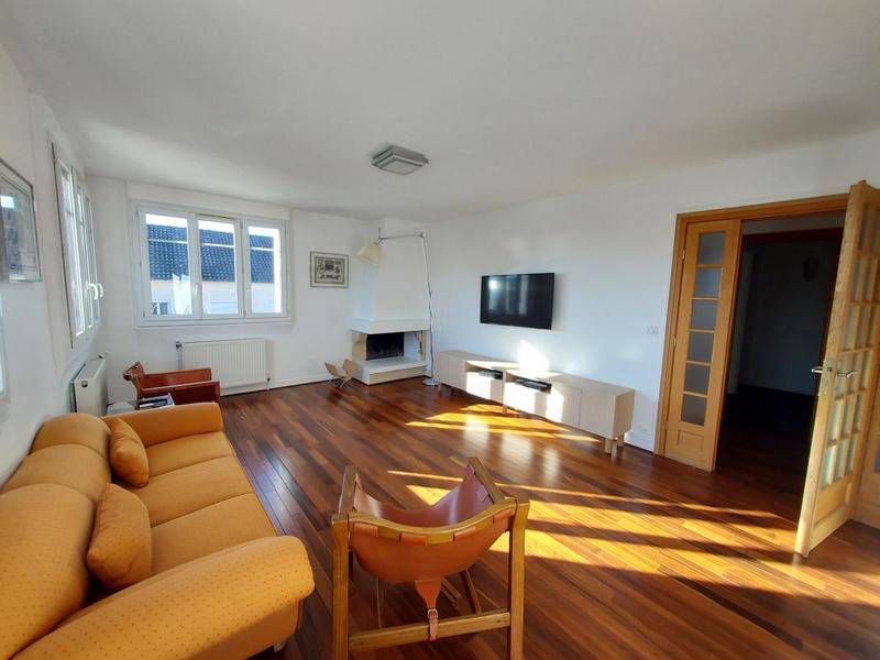 Maison - 171 m² - 7 pièces