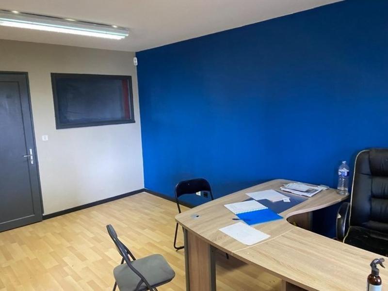 Local commercial - 1 500 m² - 6 pièces