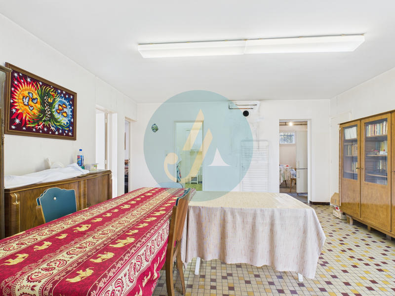 Maison - 186 m² - 7 pièces