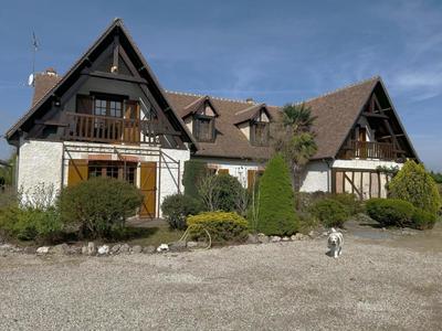 Maison traditionnelle - 281 m² - 9 pièces