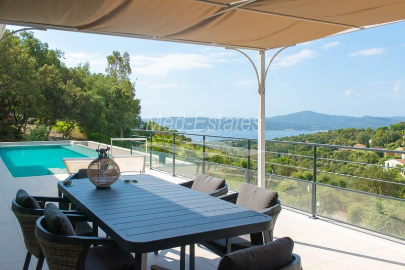 Maison contemporaine - 250 m² - 6 pièces