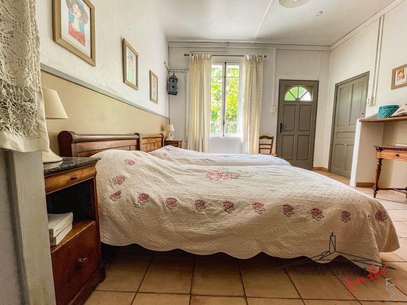 Mas - 216 m² - 7 pièces