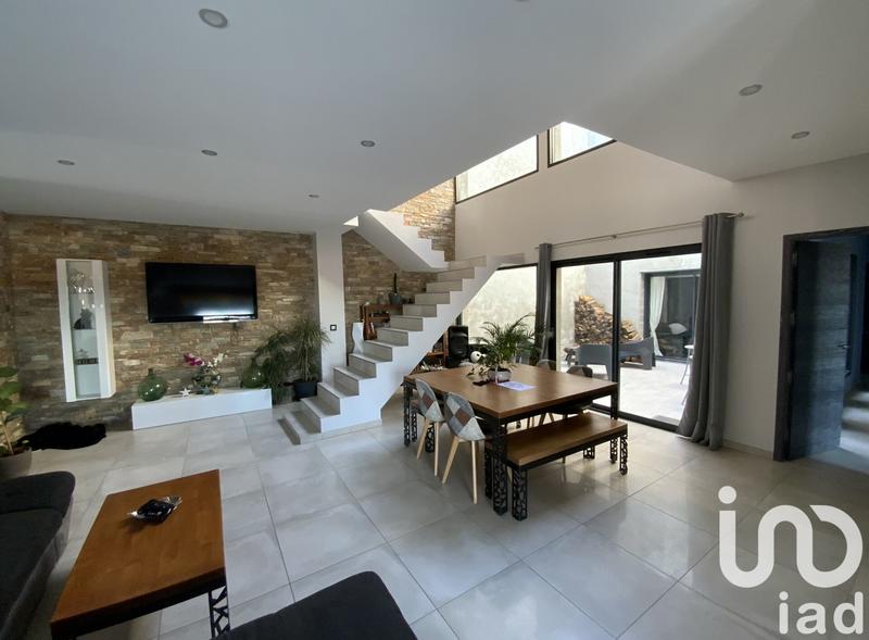 Maison - 305 m² - 7 pièces