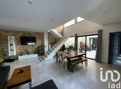 Maison - 305 m² - 7 pièces