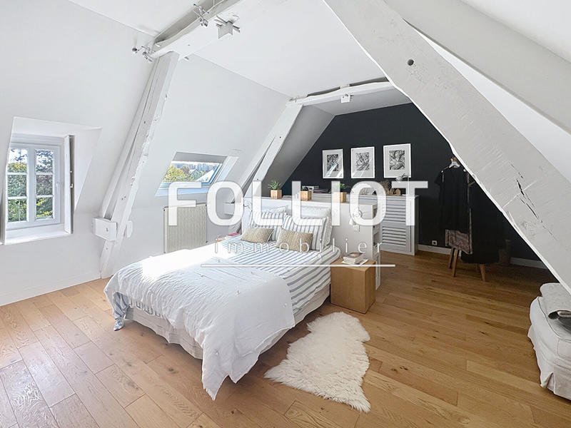 Maison - 198 m² - 10 pièces