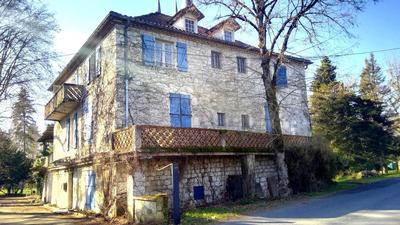 Hôtel particulier - 561 m² - 17 pièces