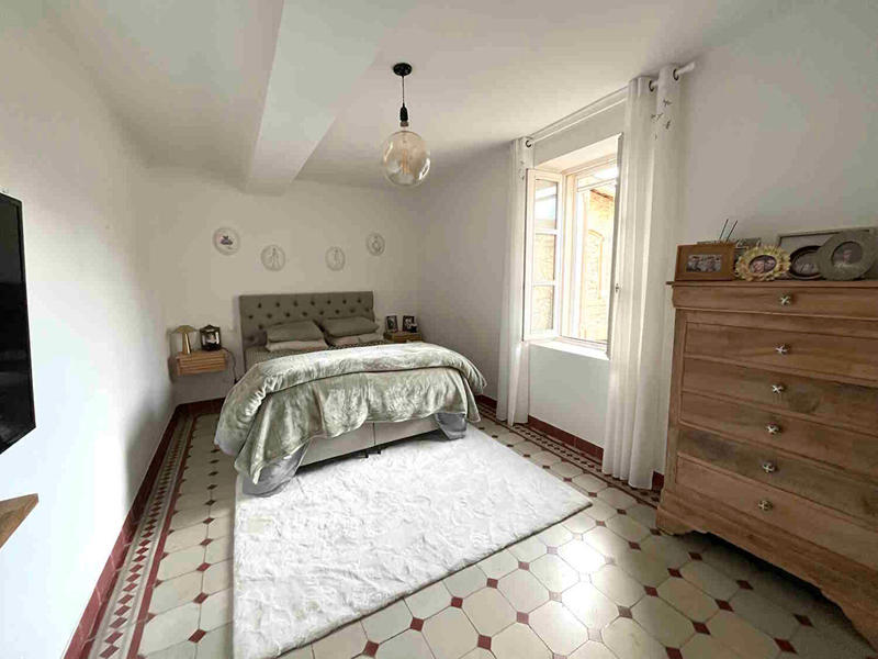 Maison - 300 m² - 6 pièces