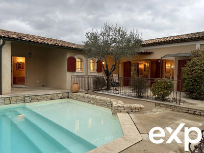 Maison - 218 m² - 6 pièces