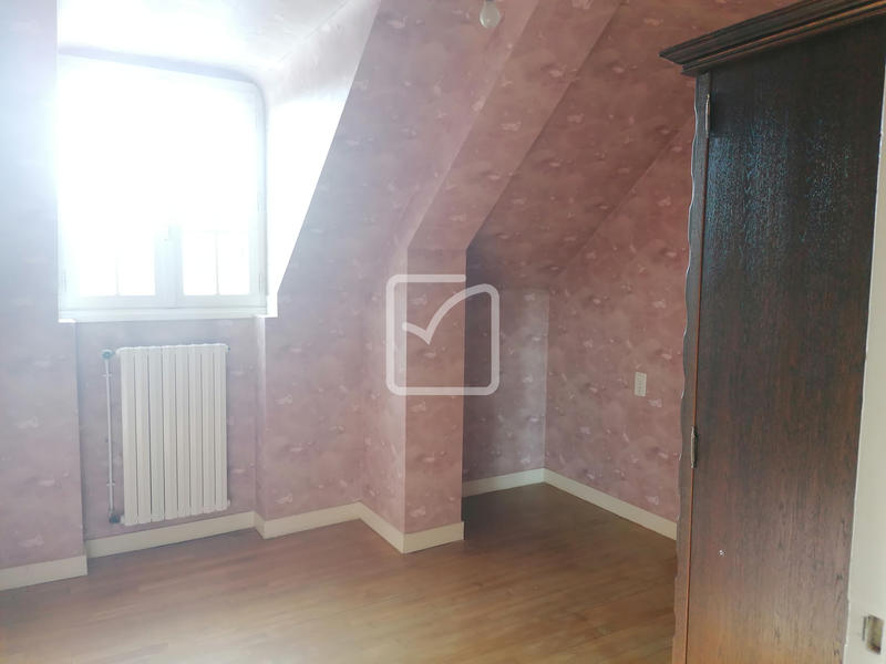 Maison - 92 m² - 6 pièces