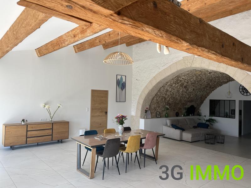 Maison - 244 m² - 9 pièces