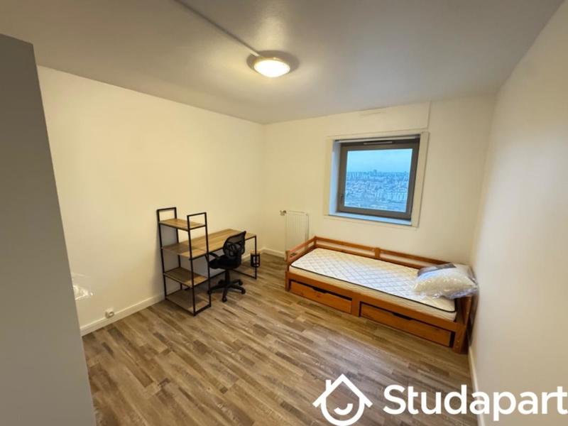 Chambre - 11 m² - 1 pièce