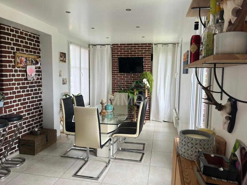 Maison jumelée - 98 m² - 5 pièces