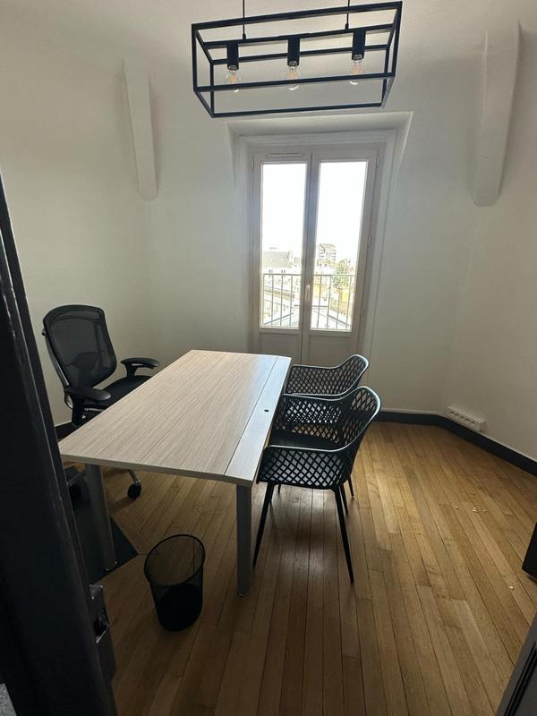 Bureau - 13 m² - 1 pièce