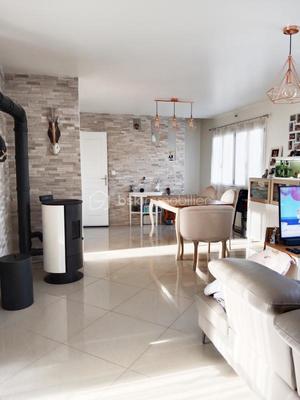 Maison traditionnelle - 80 m² - 4 pièces