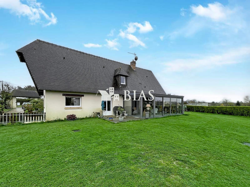 Maison - 166 m² - 6 pièces