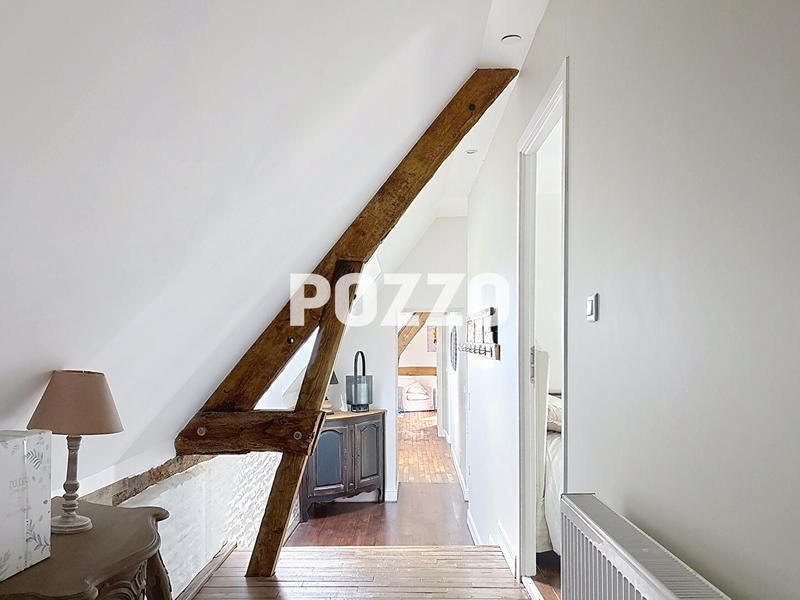 Maison - 234 m² - 7 pièces