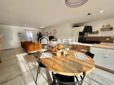 Maison - 98 m² - 5 pièces