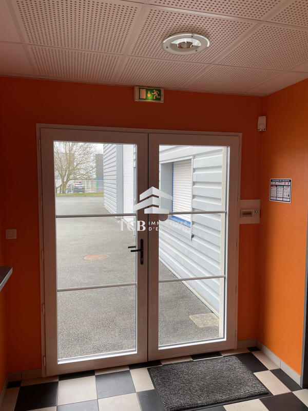 Local d'activités - 688 m²