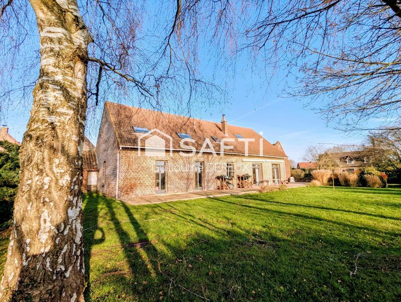 Maison - 234 m² - 8 pièces