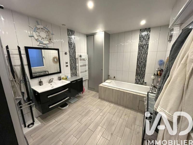 Maison de ville - 188 m² - 9 pièces