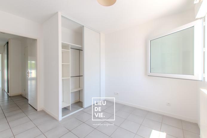 Appartement ancien - 81 m² - 4 pièces