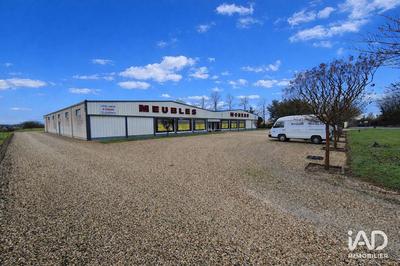 Local commercial - 1 500 m²