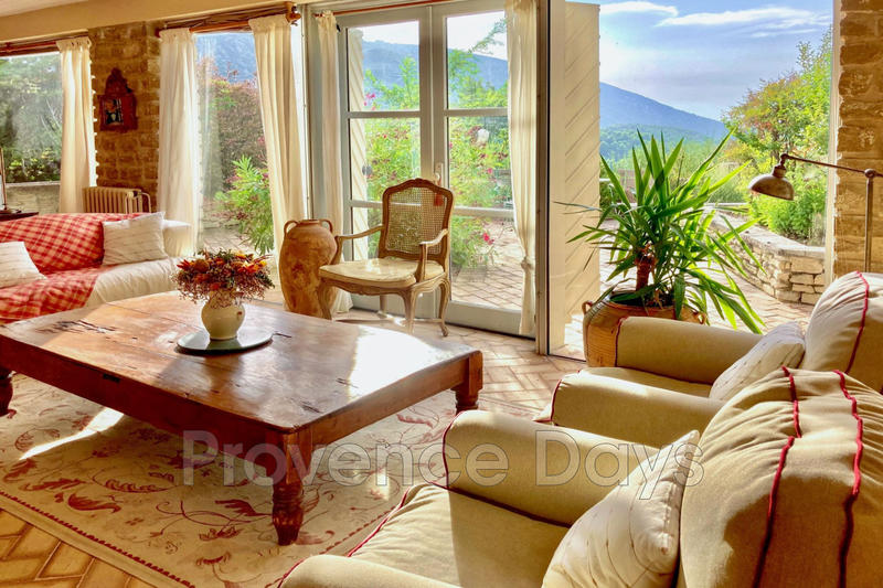 Maison de village - 400 m² - 11 pièces