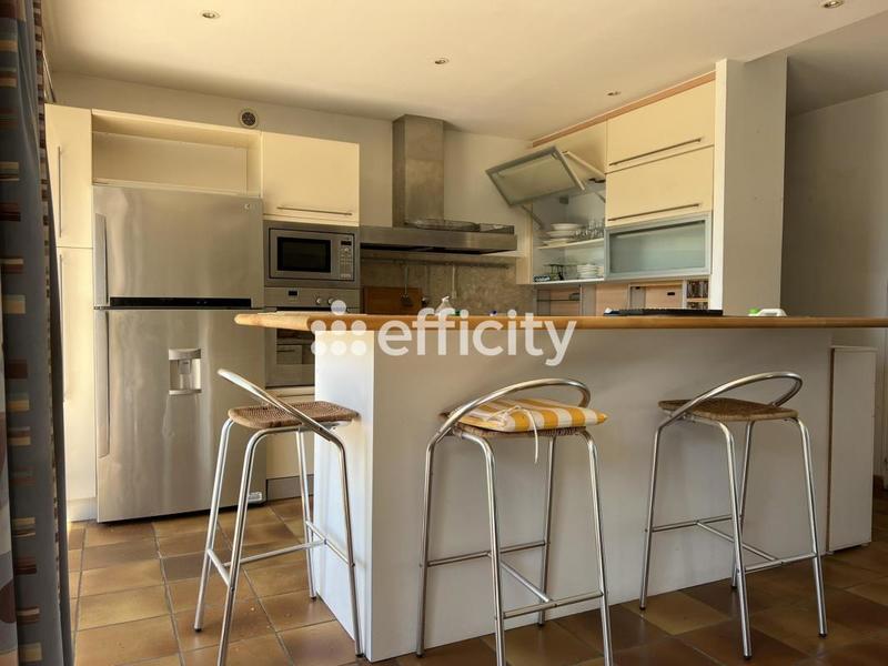 Maison - 830 m² - 14 pièces