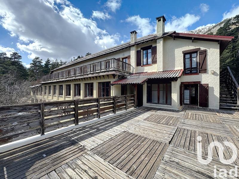 Immeuble - 1 963 m²