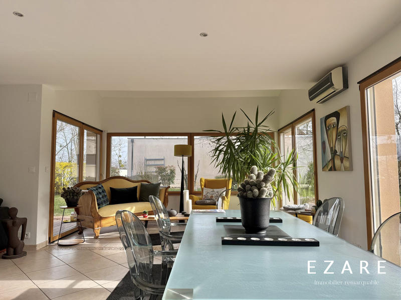 Maison - 251 m² - 7 pièces