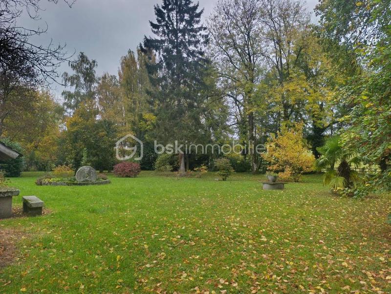 Demeure - 270 m² - 11 pièces