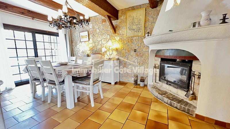 Propriété - 208 m² - 8 pièces