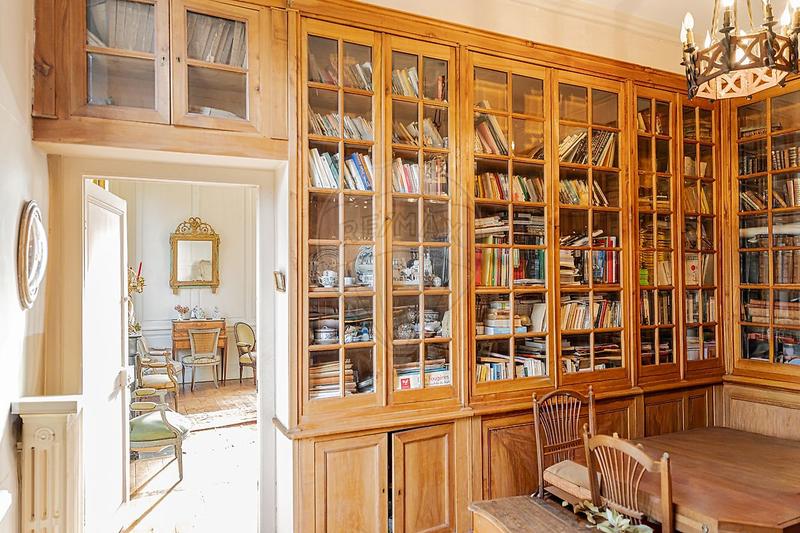 Château - 400 m² - 13 pièces