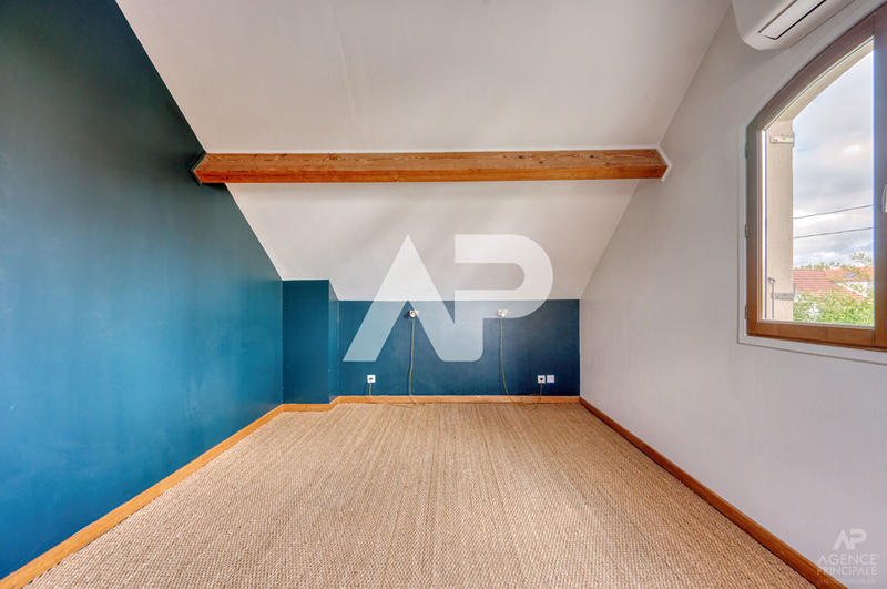 Maison - 148 m² - 6 pièces