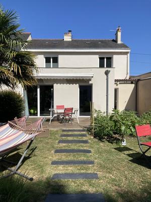 Maison traditionnelle - 154 m² - 9 pièces