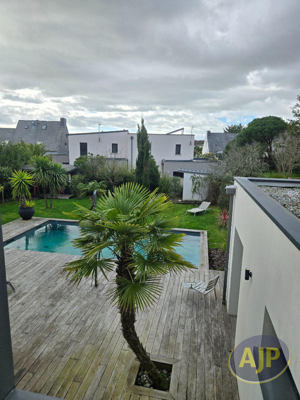 Villa - 180 m² - 8 pièces